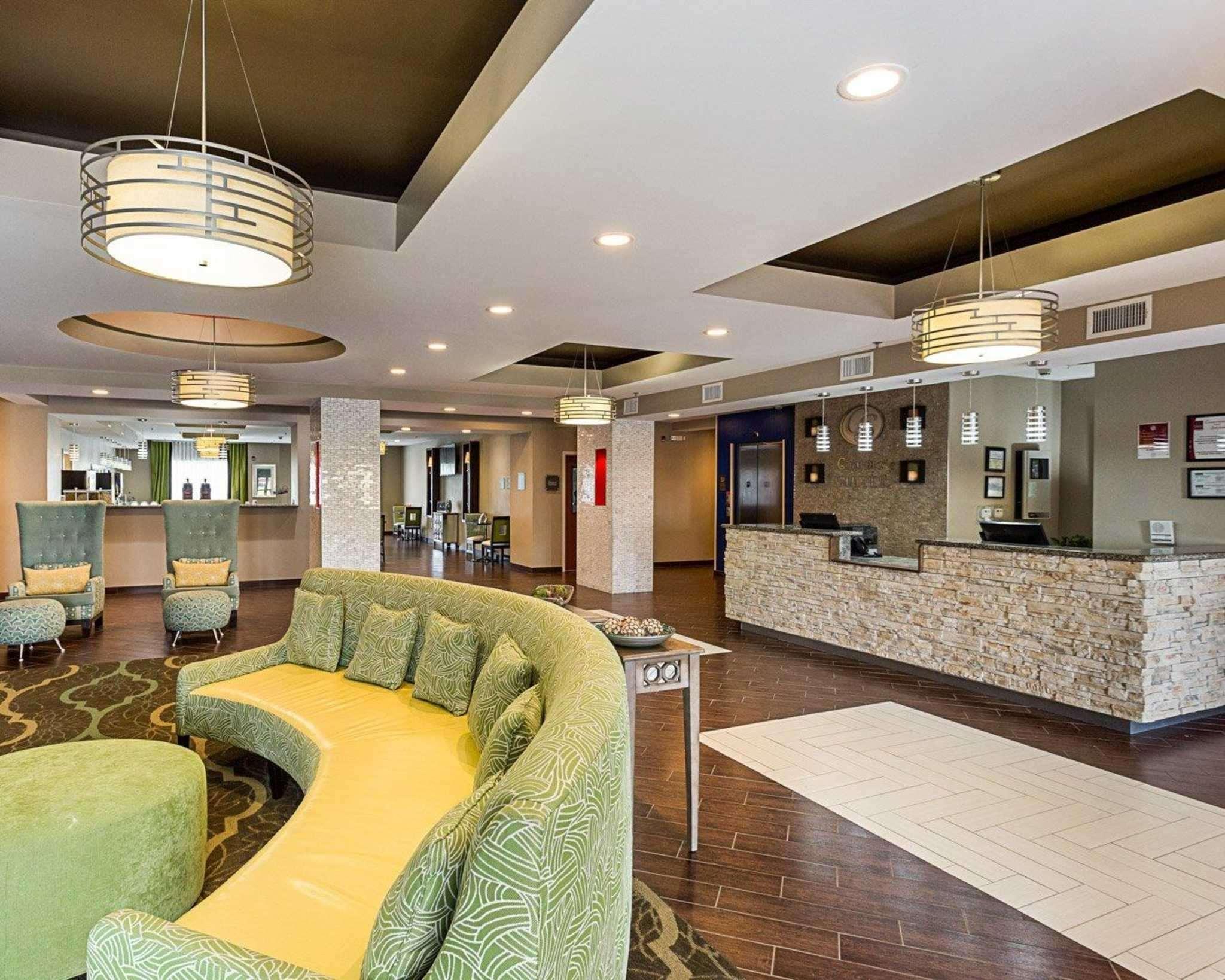 Comfort Suites Near Tanger Outlet Mall Gonzales Dış mekan fotoğraf