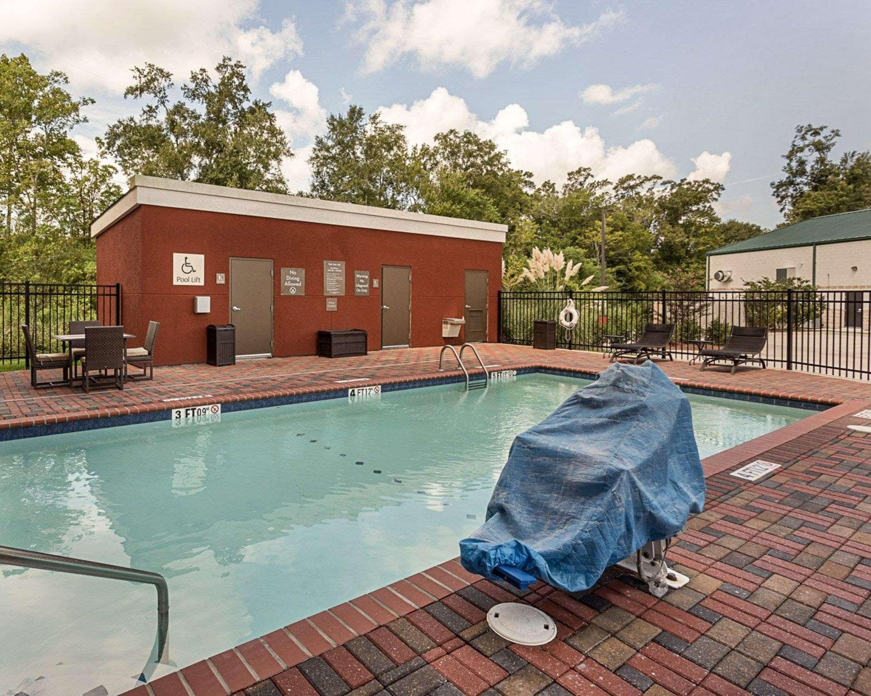 Comfort Suites Near Tanger Outlet Mall Gonzales Dış mekan fotoğraf