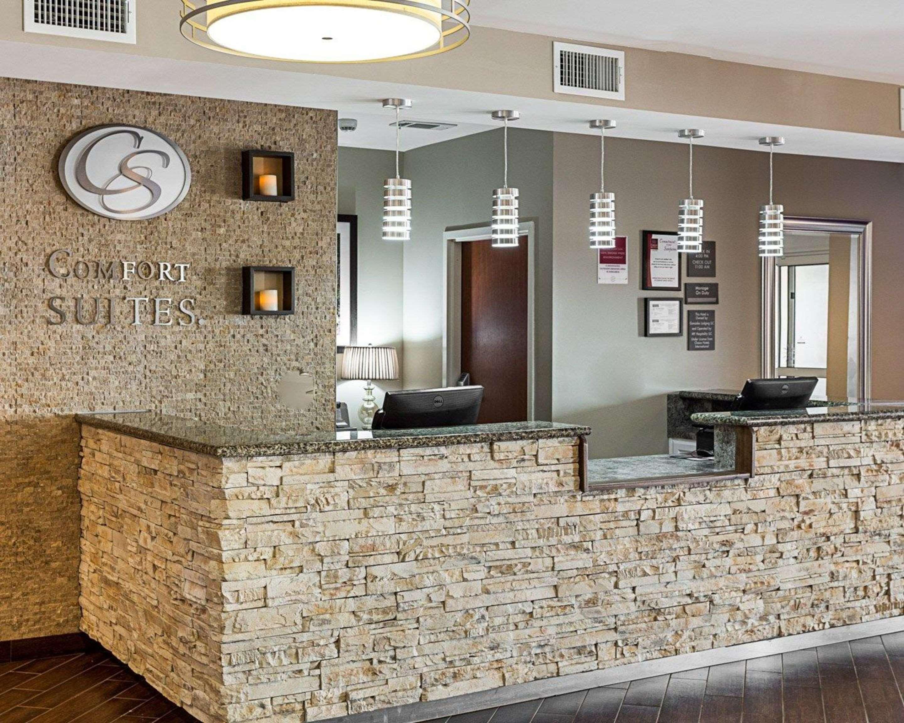 Comfort Suites Near Tanger Outlet Mall Gonzales Dış mekan fotoğraf