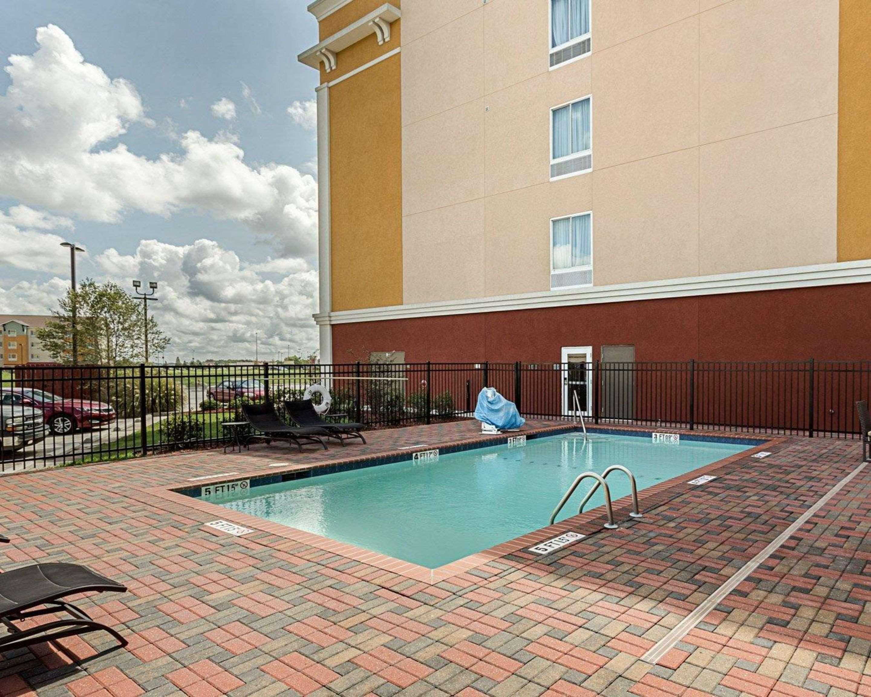 Comfort Suites Near Tanger Outlet Mall Gonzales Dış mekan fotoğraf