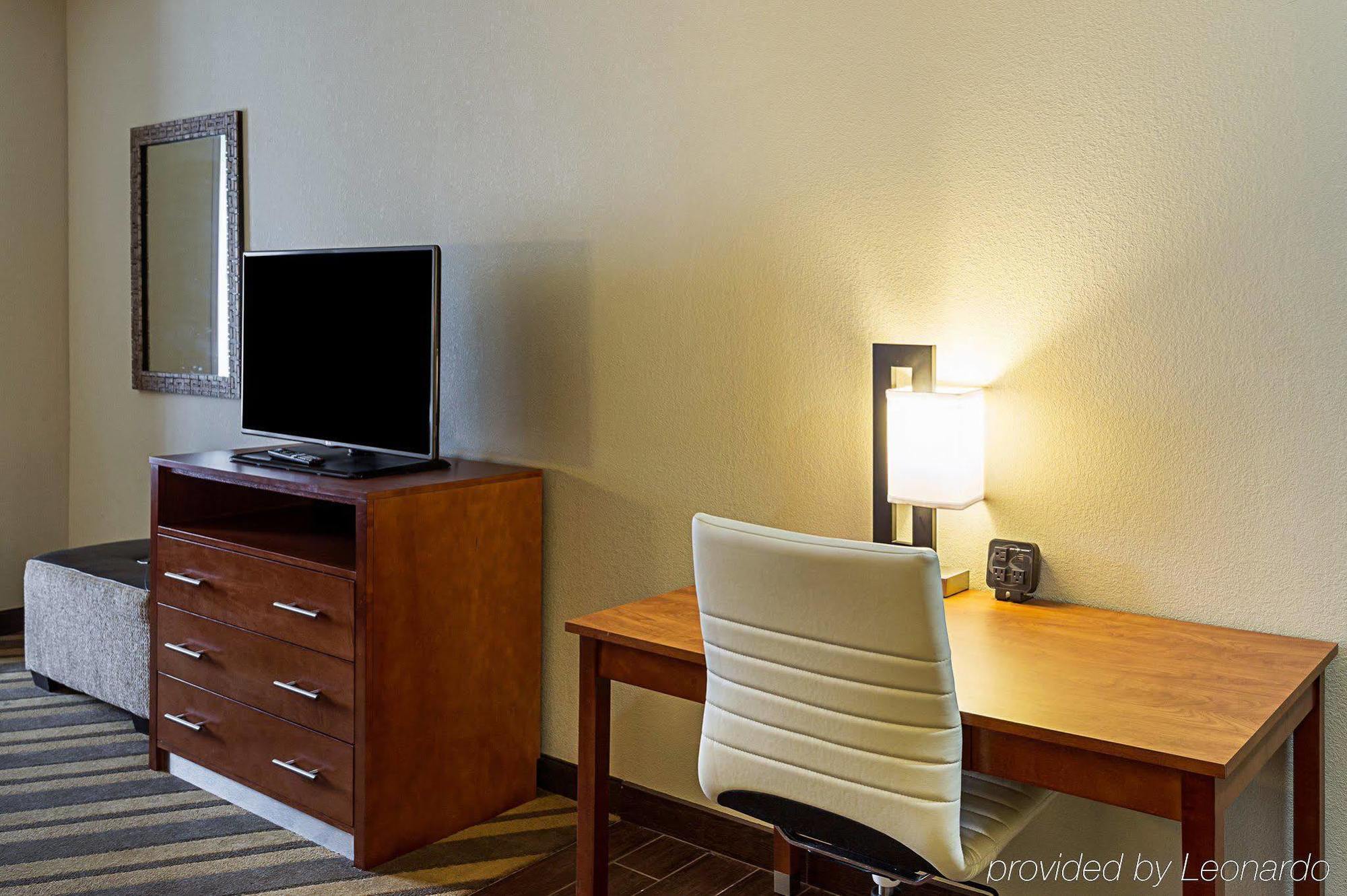 Comfort Suites Near Tanger Outlet Mall Gonzales Dış mekan fotoğraf