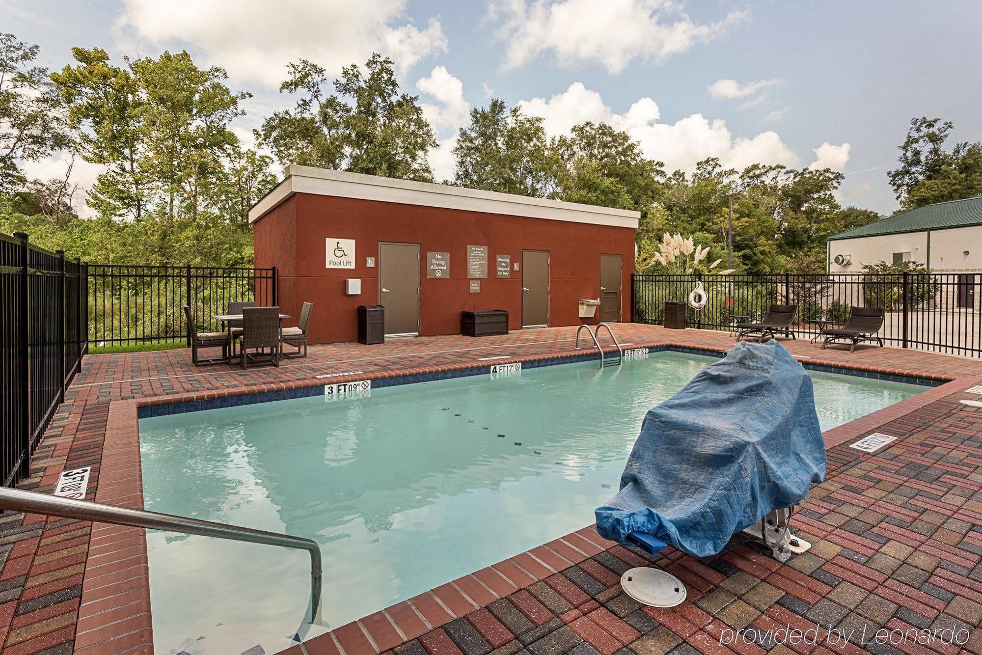 Comfort Suites Near Tanger Outlet Mall Gonzales Dış mekan fotoğraf
