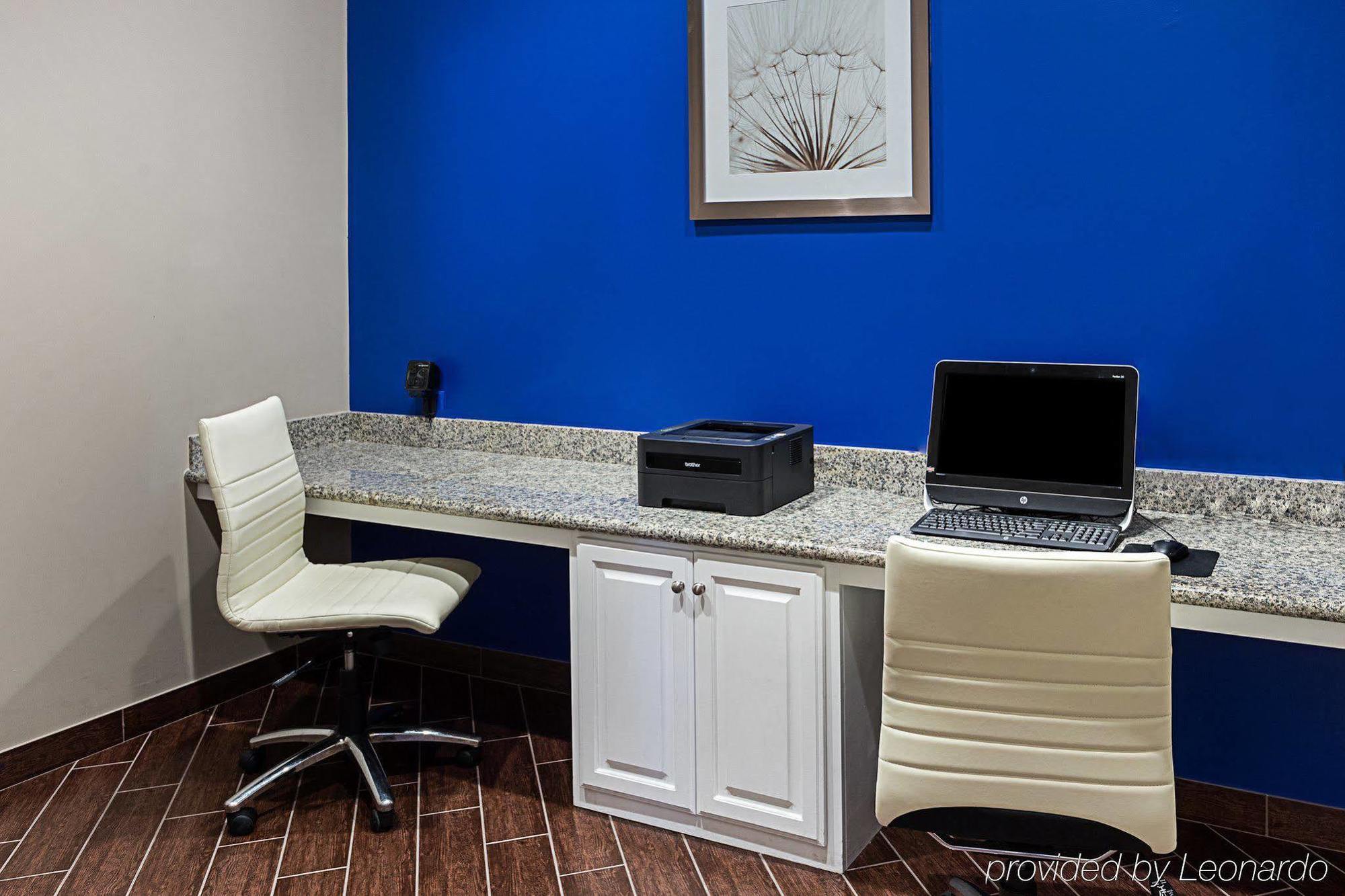 Comfort Suites Near Tanger Outlet Mall Gonzales Dış mekan fotoğraf